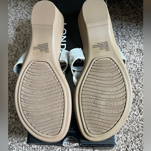 New** London Fog Sandals - Picture 2 of 5